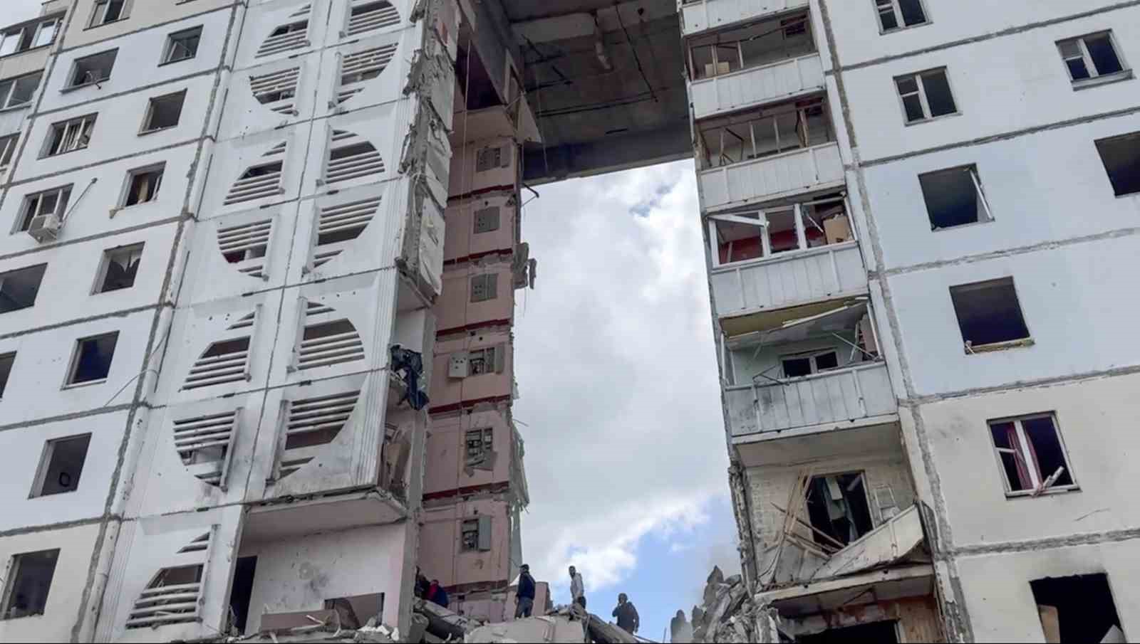 UKRAYNA’NIN RUSYA’NIN BELGOROD KENTİNE GERÇEKLEŞTİRDİĞİ HAVA SALDIRISININ ARDINDAN 10 KATLI