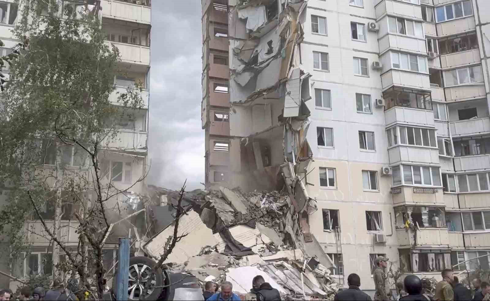 Ukrayna’nın Rusya’nın Belgorod kentine gerçekleştirdiği hava saldırısında 10 katlı apartmanın