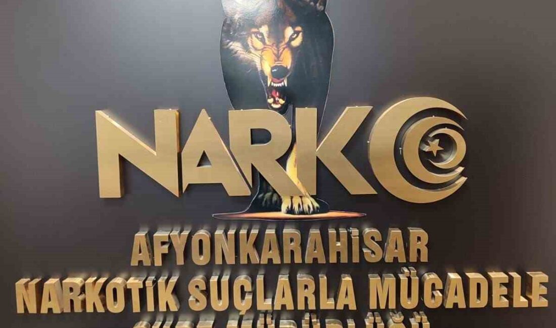 Afyonkarahisar’da uyuşturucu satarken yakalanan dolmuş şoförü çıkarıldığı mahkeme tarafından tutuklanarak