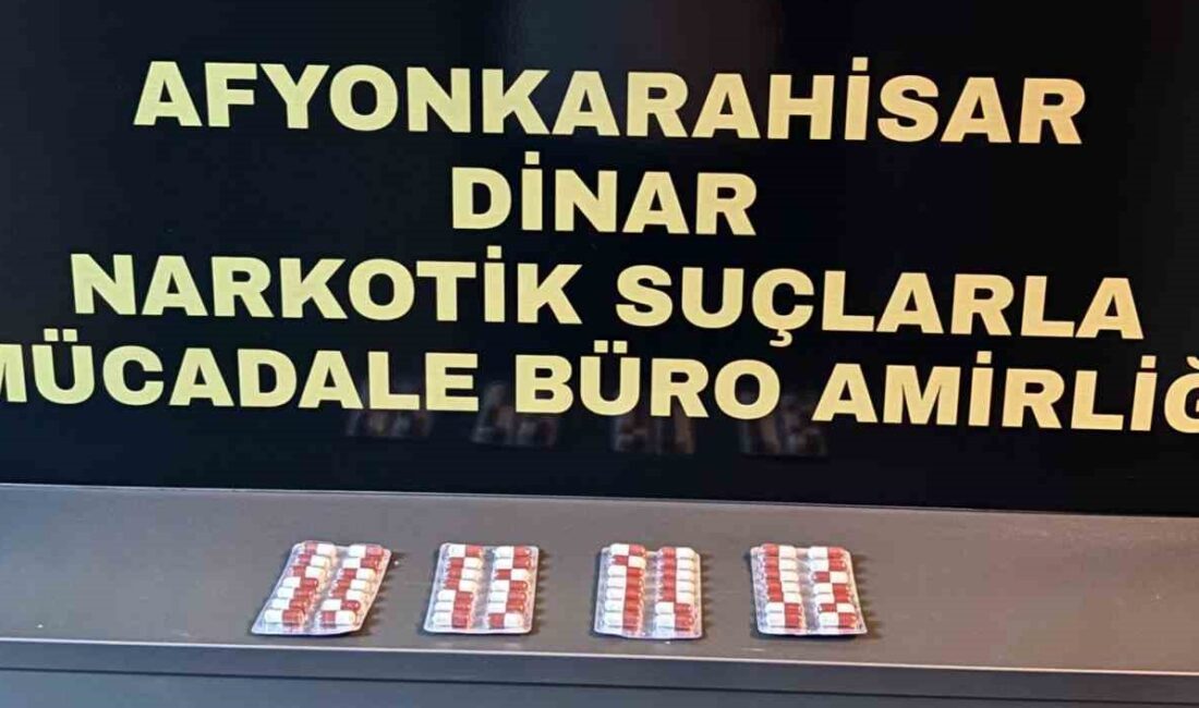 Afyonkarahisar’ın Dinar ilçesinde uygulama noktasında durdurulan otobüste yapılan kontrolde bir