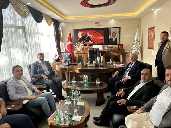 Afyonkarahisar ve ilçelerinde temaslarda bulunan AK Parti Afyonkarahisar Milletvekili Ali