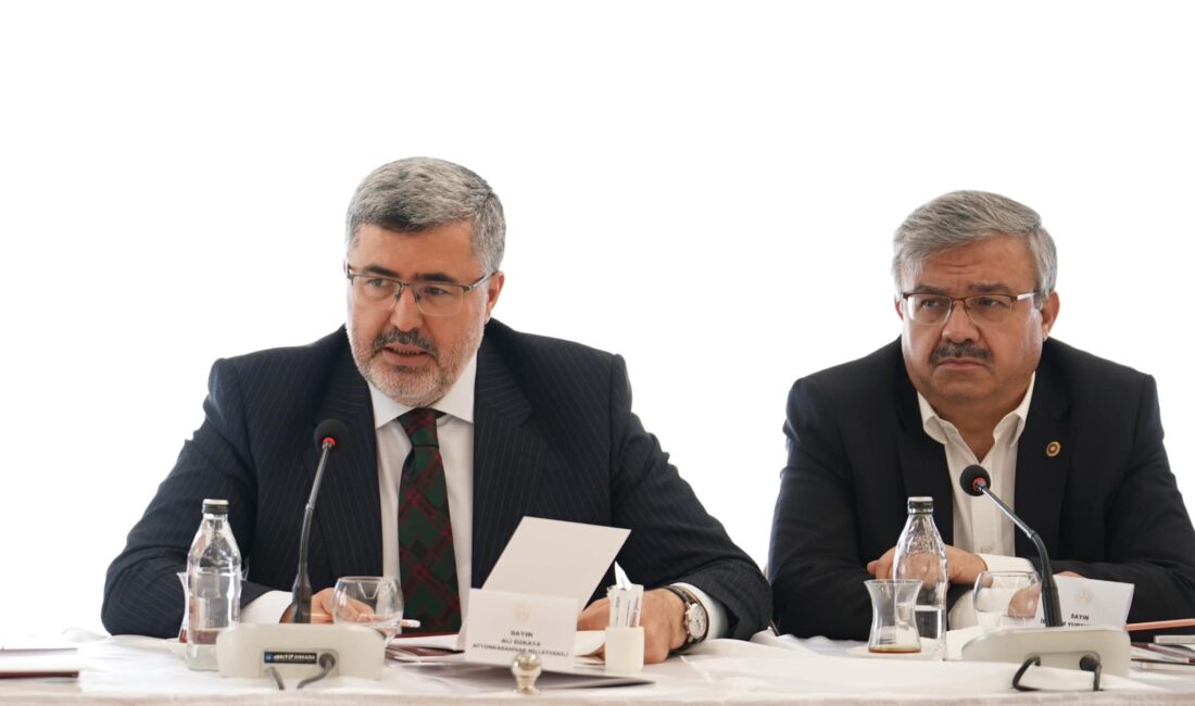   AK Parti Afyonkarahisar Milletvekilleri Ali Özkaya ve İbrahim Yurdunuseven,