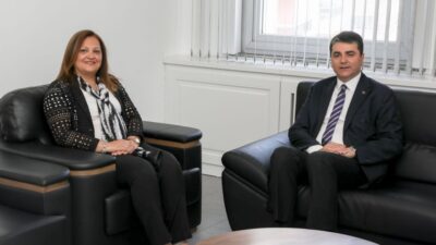 Demokrat Parti Genel Başkanı Gültekin Uysal, Belediye Başkanı Burcu Köksal’ı