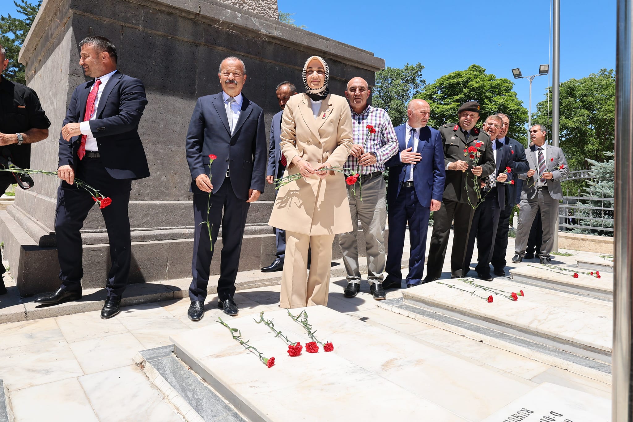 Afyonkarahisar’da Kurban Bayramı dolayısıyla protokol bayramlaşma töreni Taş Medrese’de düzenlendi.