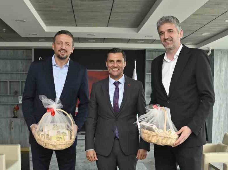Türkiye Basketbol Federasyonu (TBF) Başkanı Hidayet Türkoğlu ve Asbaşkan Hüseyin