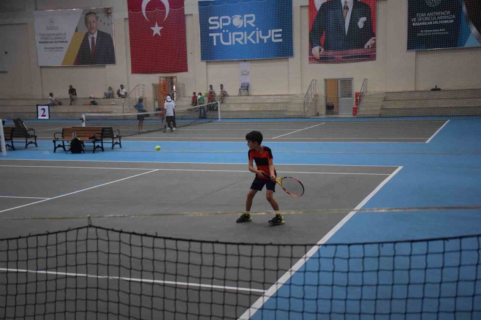 Türkiye Tenis Federasyonu tarafından organize edilen ve Afyonkarahisar Gençlik ve