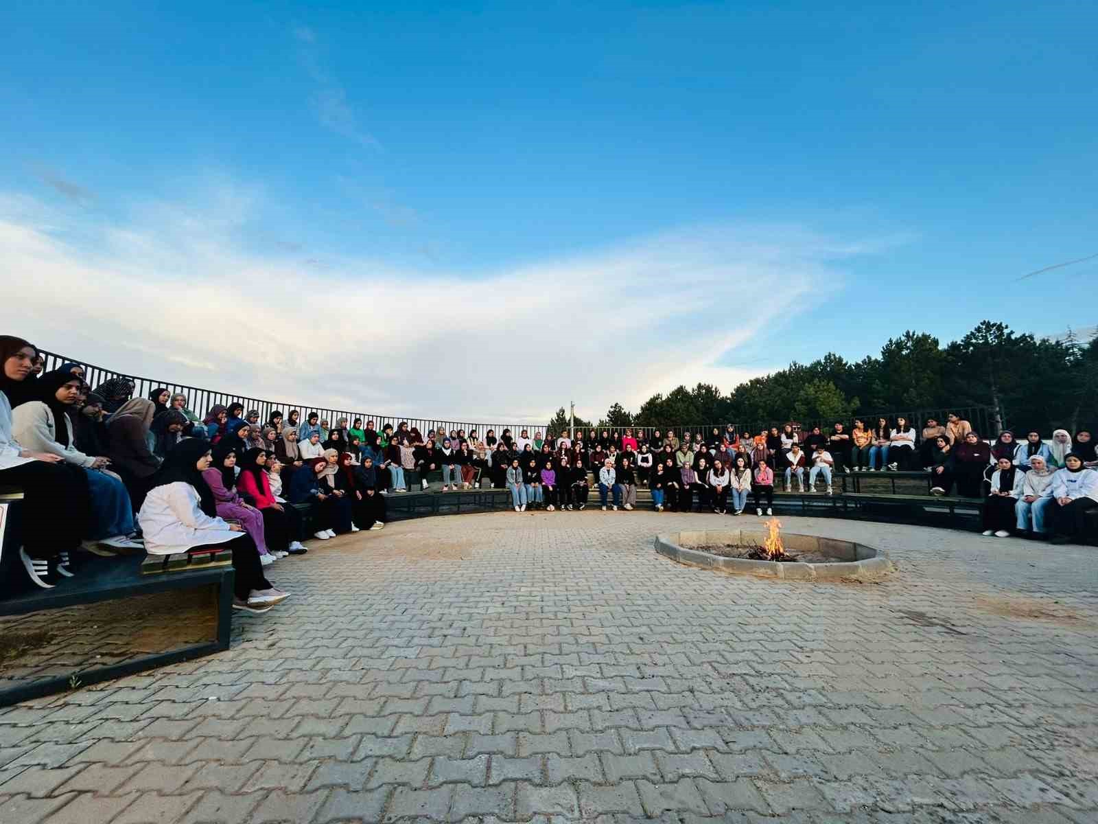 Gençlik ve Spor Bakanlığı tarafından düzenlenen Sultandağı Gençlik Kampı, 130
