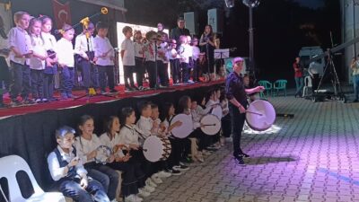 Afyonkarahisar’ın Hocalar ilçesinde “Anaokulundan Liseye Müziğin Ritmi Projesi” çerçevesinde halk