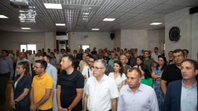 Belediye Başkanı Burcu Köksal, Afyonkarahisar Belediye personeli ile bayramlaştı. Afyonkarahisar