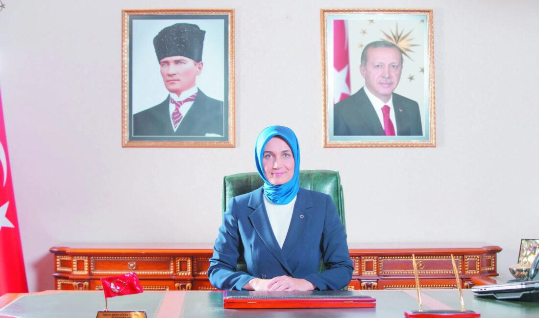 Milliyetçi Hareket Partisi İl Başkanı Ahmet Kahveci, Afyonkarahisar Valisi Kübra