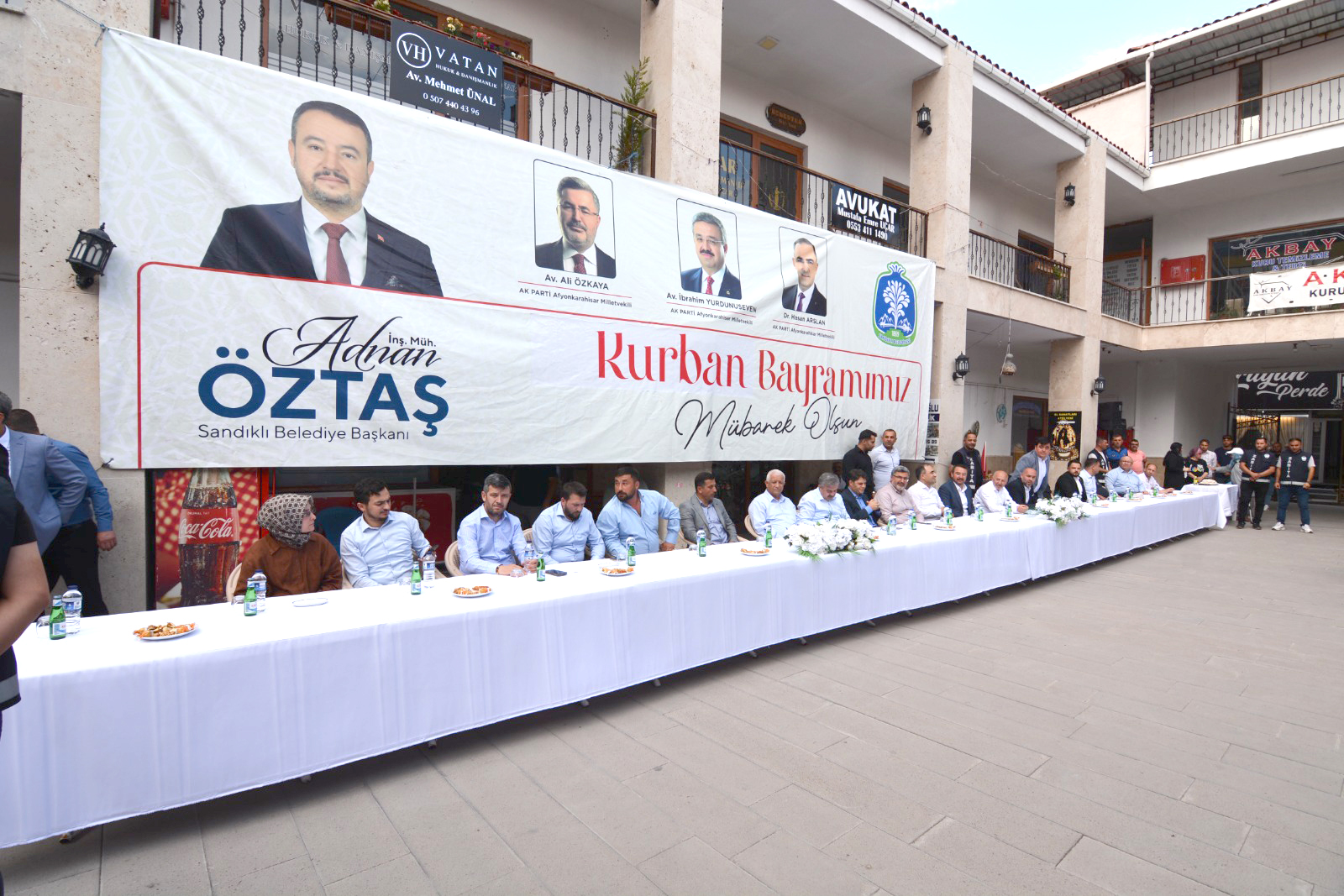   Sandıklı Belediyesi, Kurban Bayramı’nı Bedesten Çarşısı’nda düzenlediği bayramlaşma programıyla