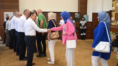   Afyon Kocatepe Üniversitesinin (AKÜ) geleneksel hale getirdiği bayramlaşma töreni,