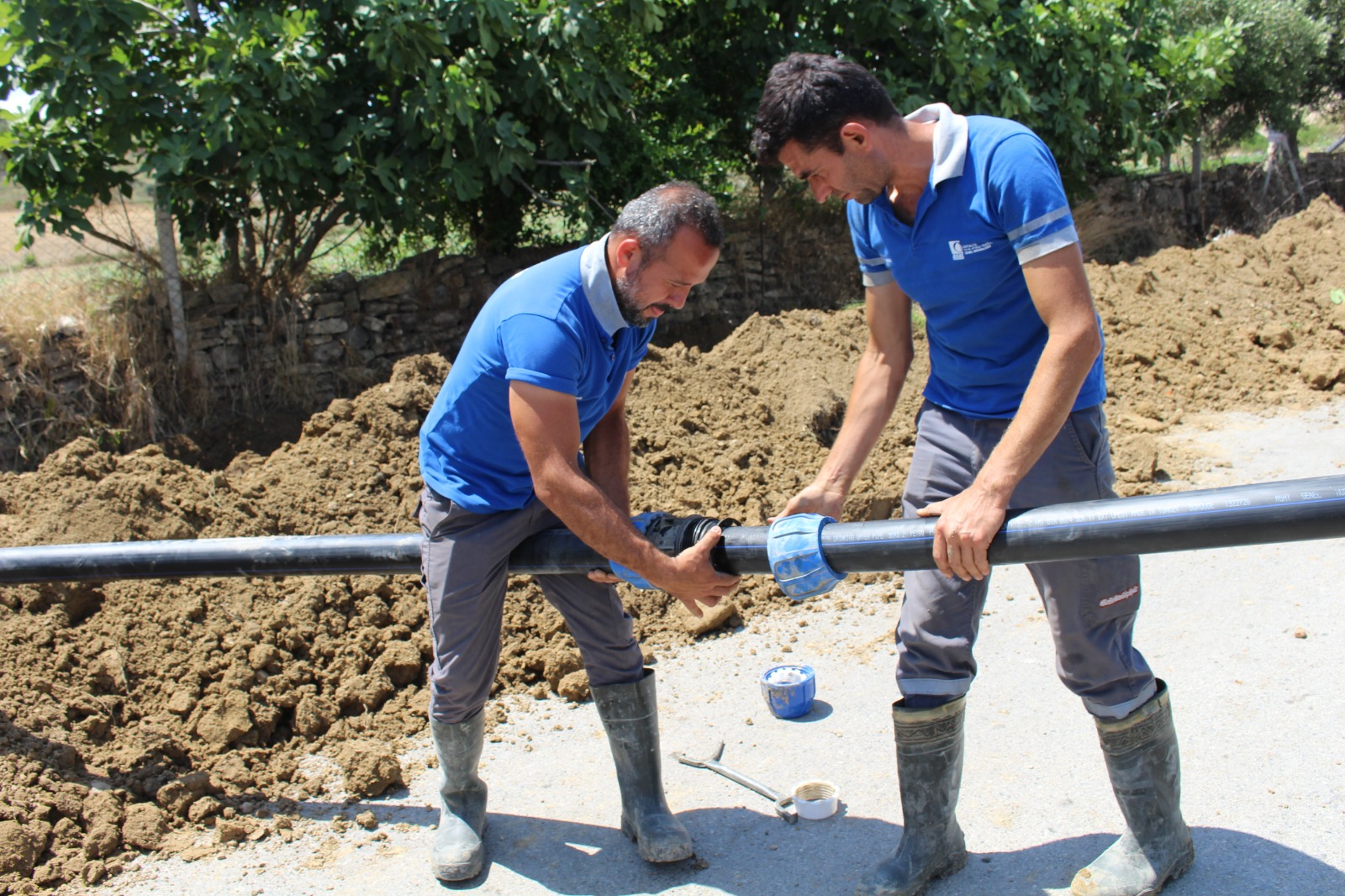 Antalya Büyükşehir Belediyesi ASAT ekipleri, basınç yetersizlikleri ve patlaklar gibi