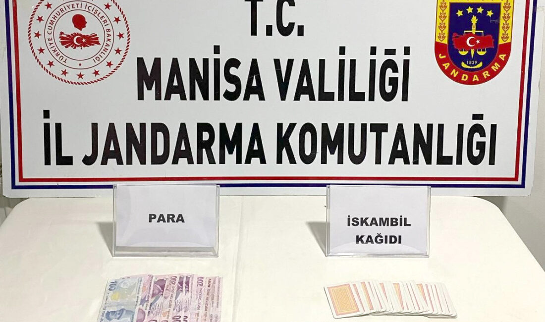Manisa’nın Salihli ilçesinde bir iş yerinde kumar oynarken yakalanan şahıslara