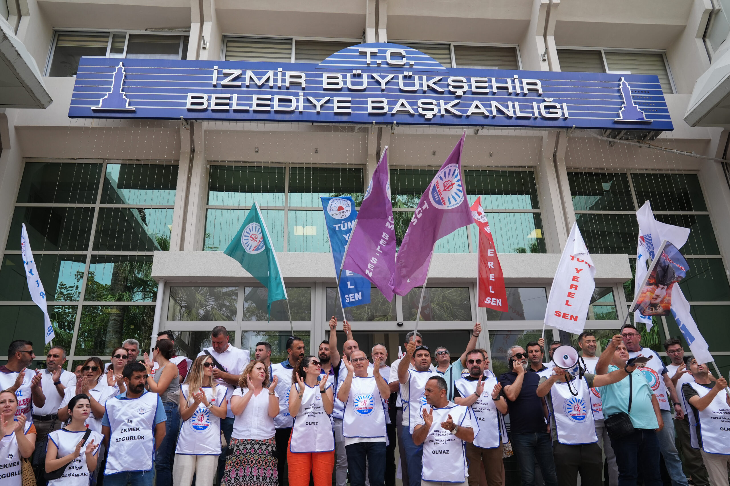  İzmir Büyükşehir Belediyesi ile Tüm Belediye ve Yerel Yönetim Hizmetleri