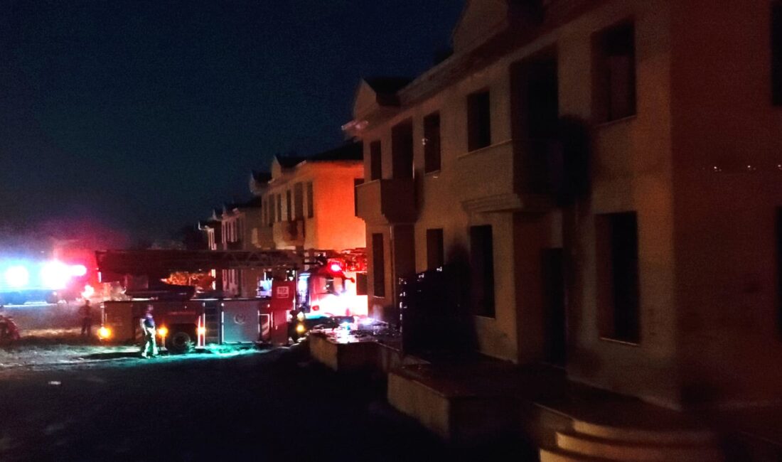 İzmir’in Ödemiş ilçesinde otluk alanda başlayıp bir sitede bulunan inşaat