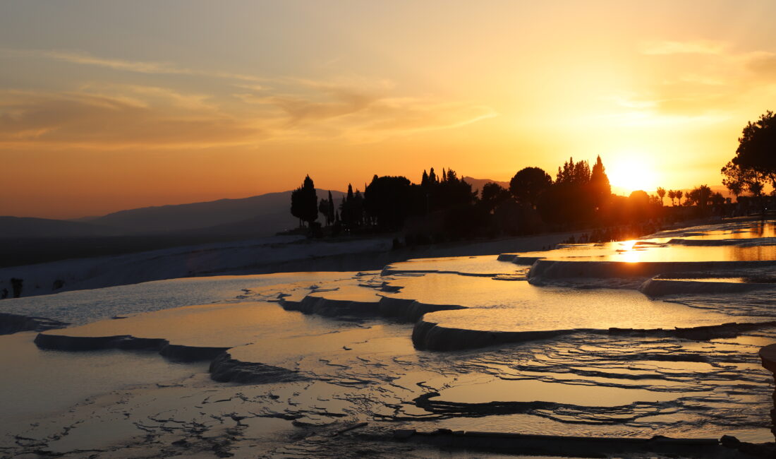 UNESCO Dünya Mirası Listesi’nde yer alan Pamukkale, Kurban Bayramı tatilinin