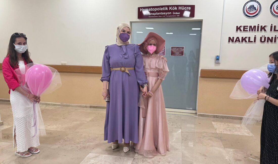 Afyonkarahisar’da lösemi hastası 12 yaşındaki Nermin Gülcü, tedavisinin tamamlanmasıyla taburcu