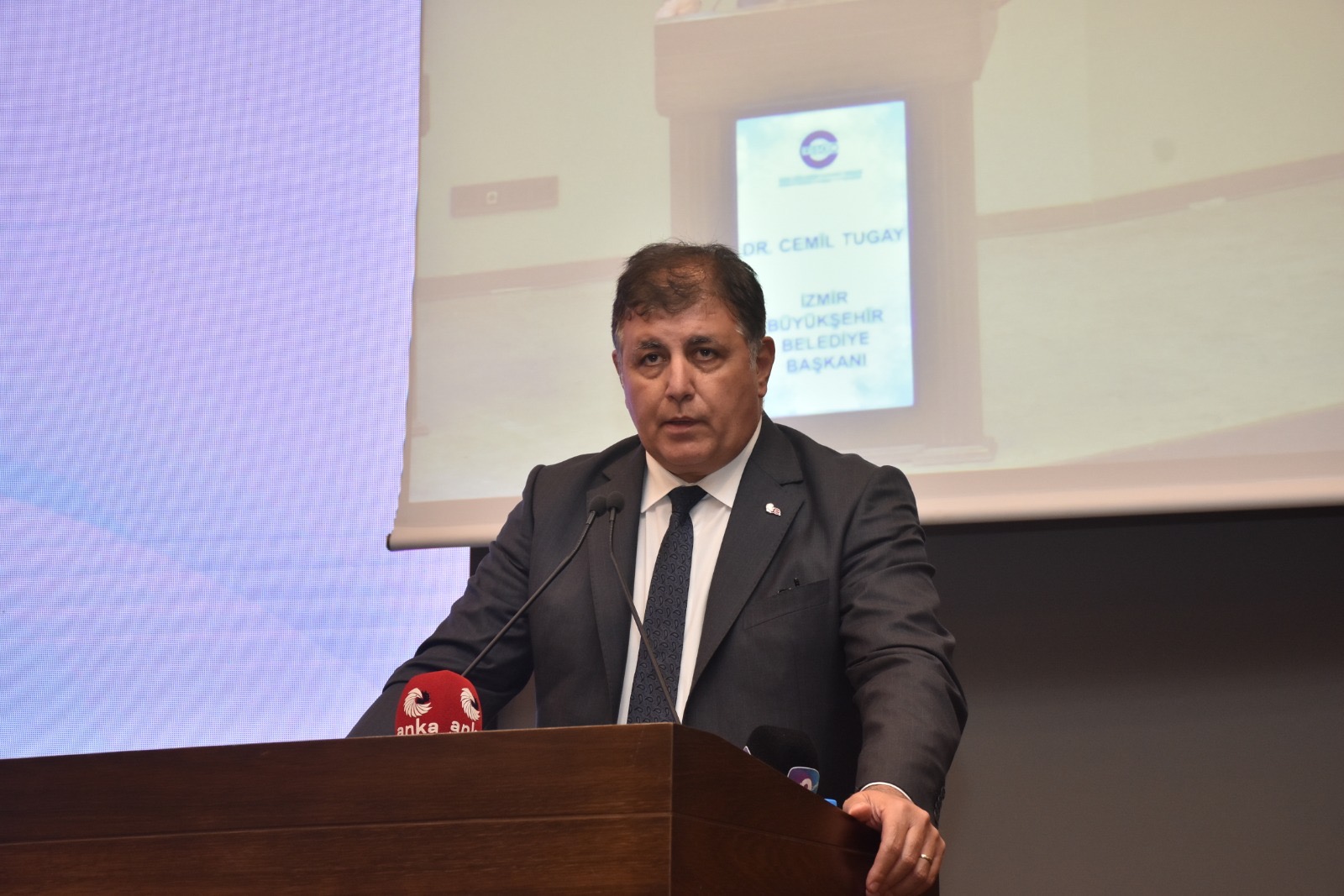 İzmir Büyükşehir Belediye Başkanı Cemil Tugay, seçimden önce belediyeye yaklaşık