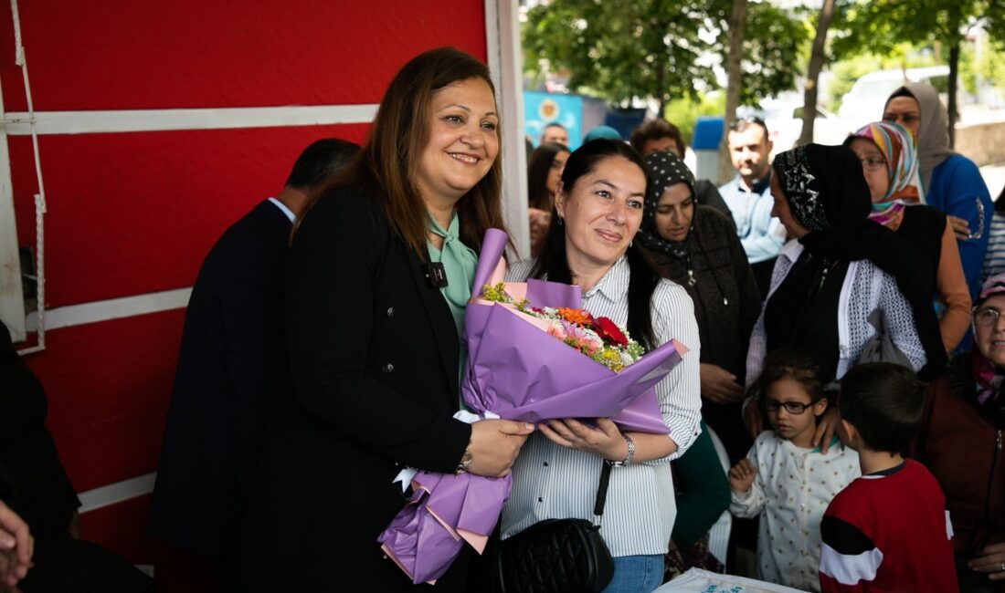 Afyonkarahisar Belediye Başkanı Burcu Köksal, ‘Halk Günü’ etkinliği çerçevesinde Fatih