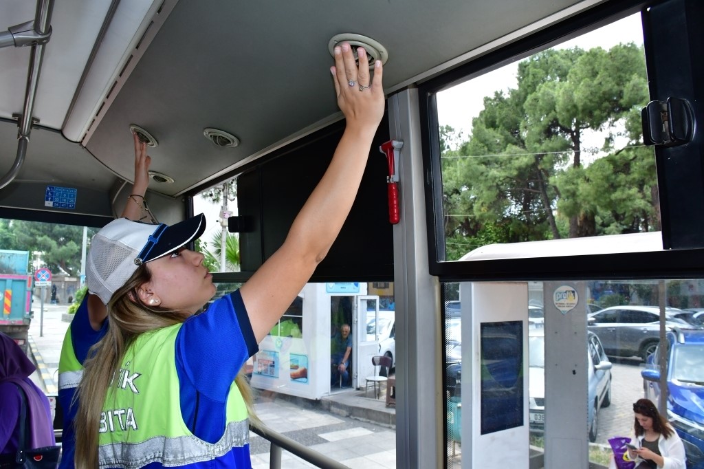 Manisa Büyükşehir Belediyesi Ulaşım Dairesi Başkanlığı ekipleri, şehir içi toplu