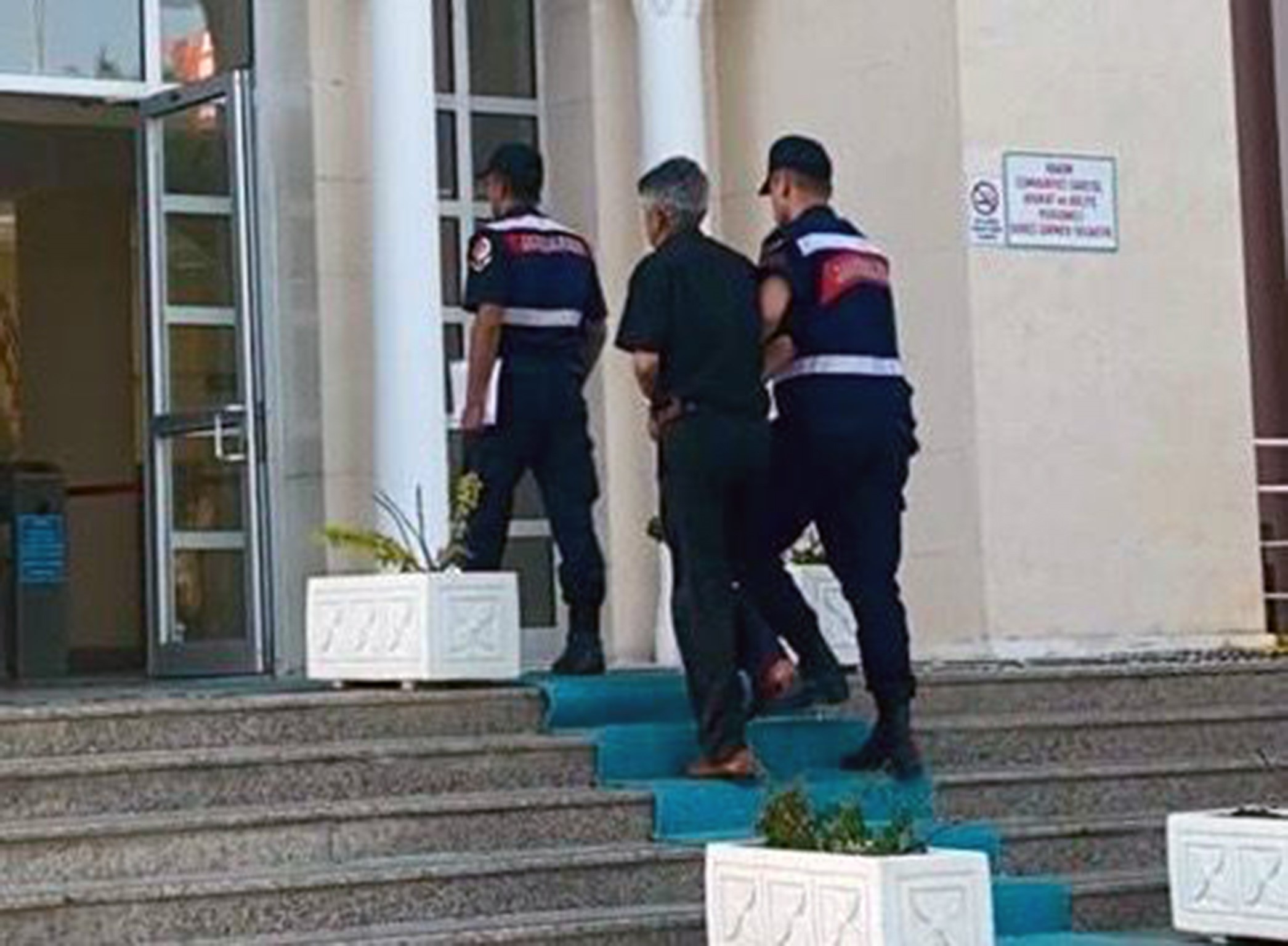 Kasten öldürme suçundan müebbet hapis cezası kararı bulunan, 9 yıldır