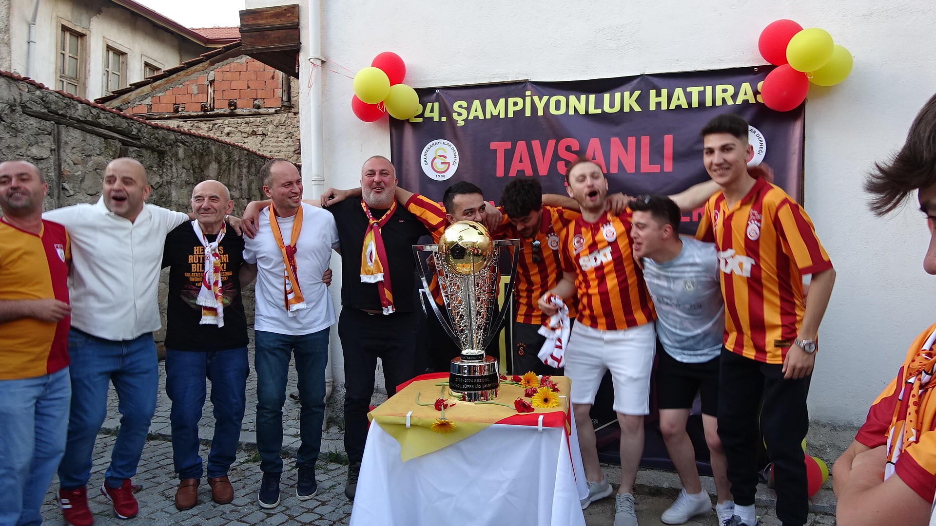 Kütahya’nın Tavşanlı ilçesine Trendyol Süper Lig Şampiyonu Galatasaray’ın 24. şampiyonluk