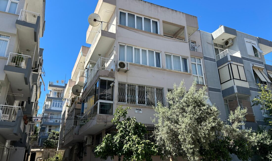 İzmir’in Karabağlar ilçesinde 15 yaşındaki kız çocuğunun eski sevgilisi 15