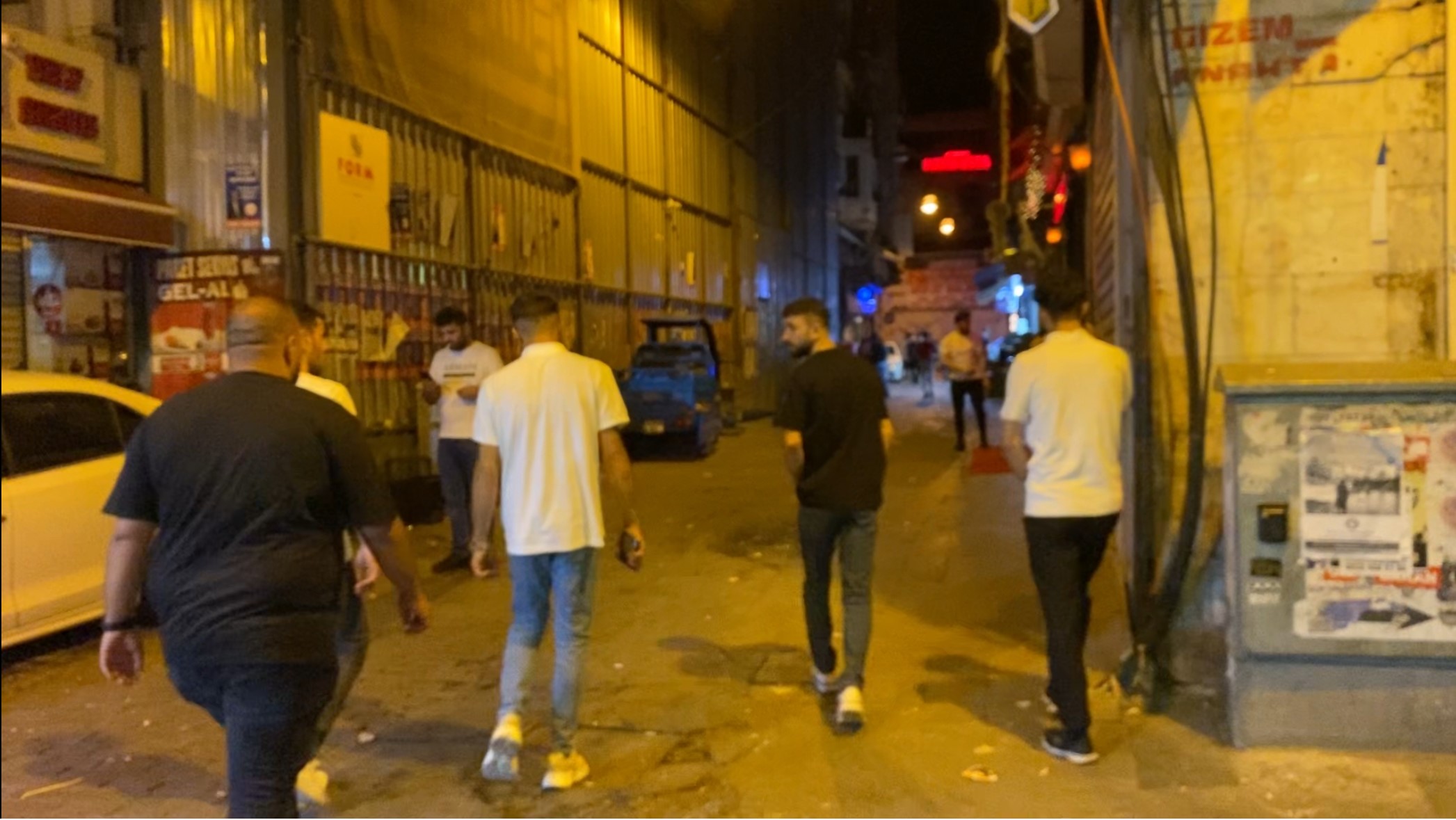 Taksim’de aralarında husumet olan karşılıklı iki mekan sahibi arasında kavga
