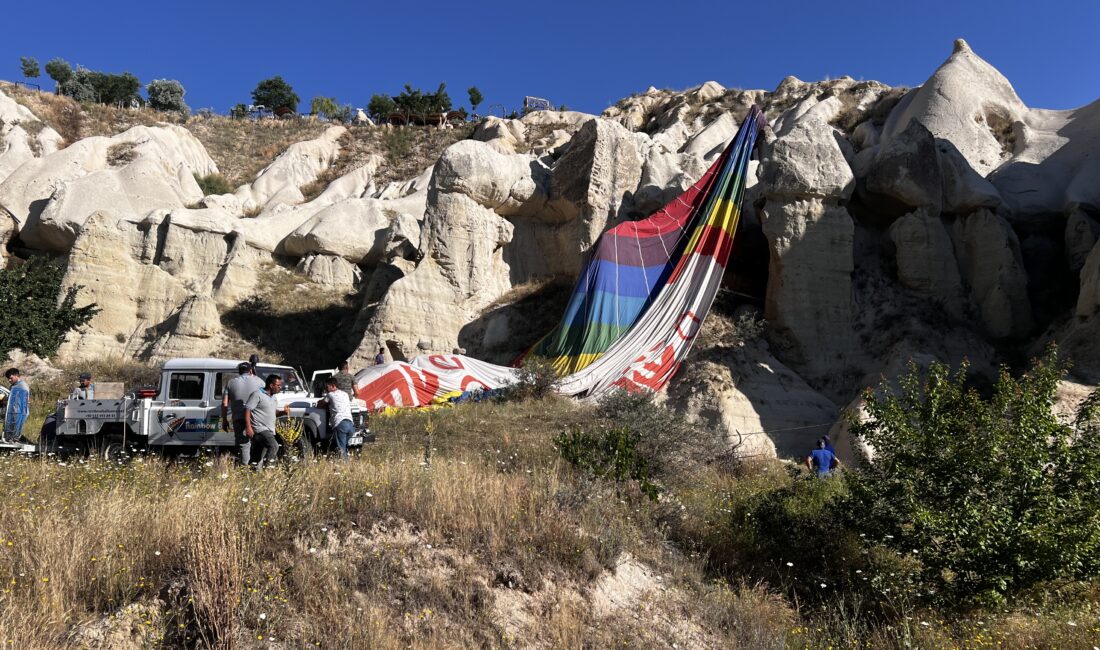 Kapadokya’da havalanan sıcak hava balonu iniş sırasında ters rüzgara yakalandı.