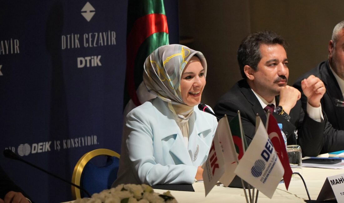 Aile ve Sosyal Hizmetler Bakanı Mahinur Özdemir Göktaş, Cezayir’de bulunan
