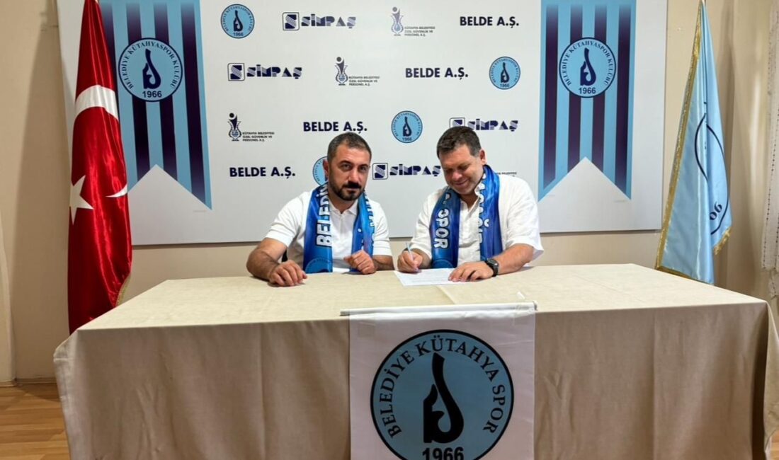 Belediye Kütahyaspor’un yeni teknik direktörü tecrübeli isim Hakan Şapçı oldu.