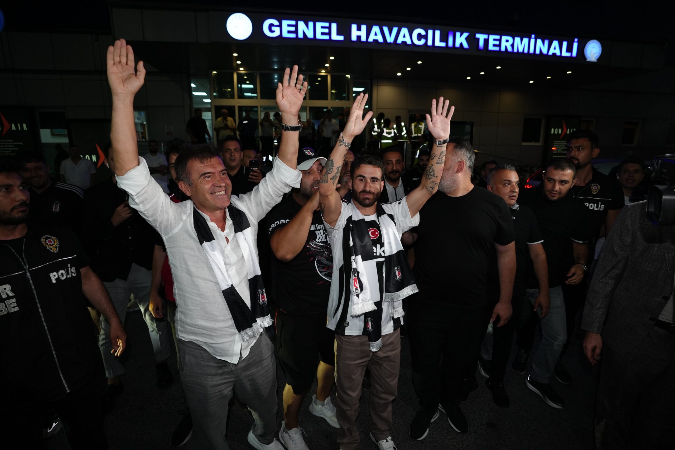 Beşiktaş’ın transfer görüşmelerine başlandığını Kamuyu Aydınlatma Platformu’na (KAP) duyurduğu 31