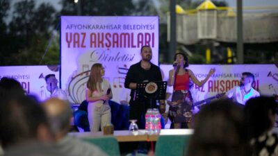 Afyonkarahisar Belediyesi sanatseverlere muhteşem bir müzik ziyafeti yaşattı. “Yaz Akşamları
