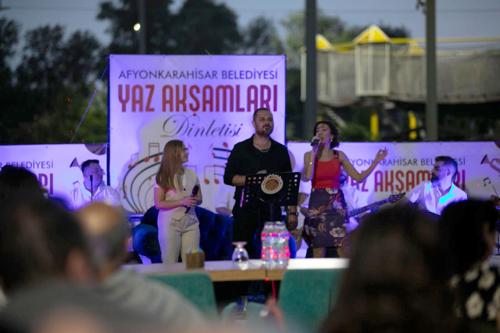 Afyonkarahisar Belediyesi sanatseverlere muhteşem bir müzik ziyafeti yaşattı. “Yaz Akşamları