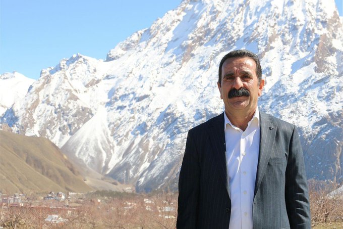 İçişleri Bakanlığı, Hakkari Belediye Başkanı Mehmet Sıddık Akış’ın görevden alındığını,