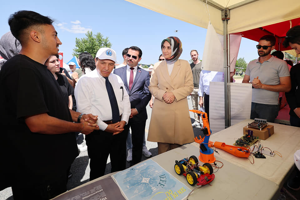 Vali Doç. Dr. Kübra Güran Yiğitbaşı, Afyon Kocatepe Üniversitesi (AKÜ)