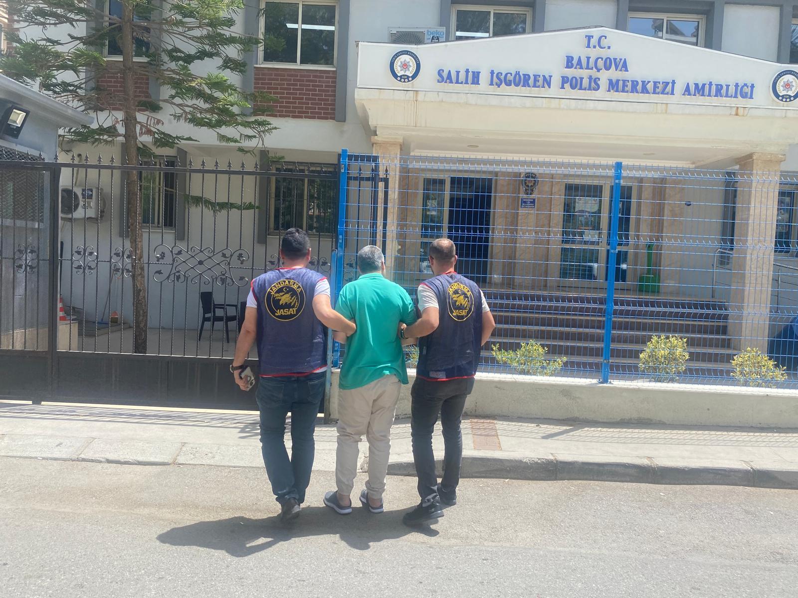 Afyonkarahisar İl Jandarma Komutanlığınca, aranan şahısların yakalanması faaliyetleri kapsamında yapılan