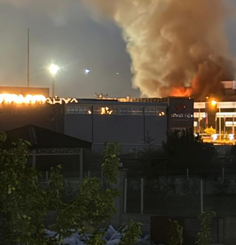 Afyonkarahisar’da bulunan bir termal otelin çatı kısmında, henüz belirlenemeyen bir