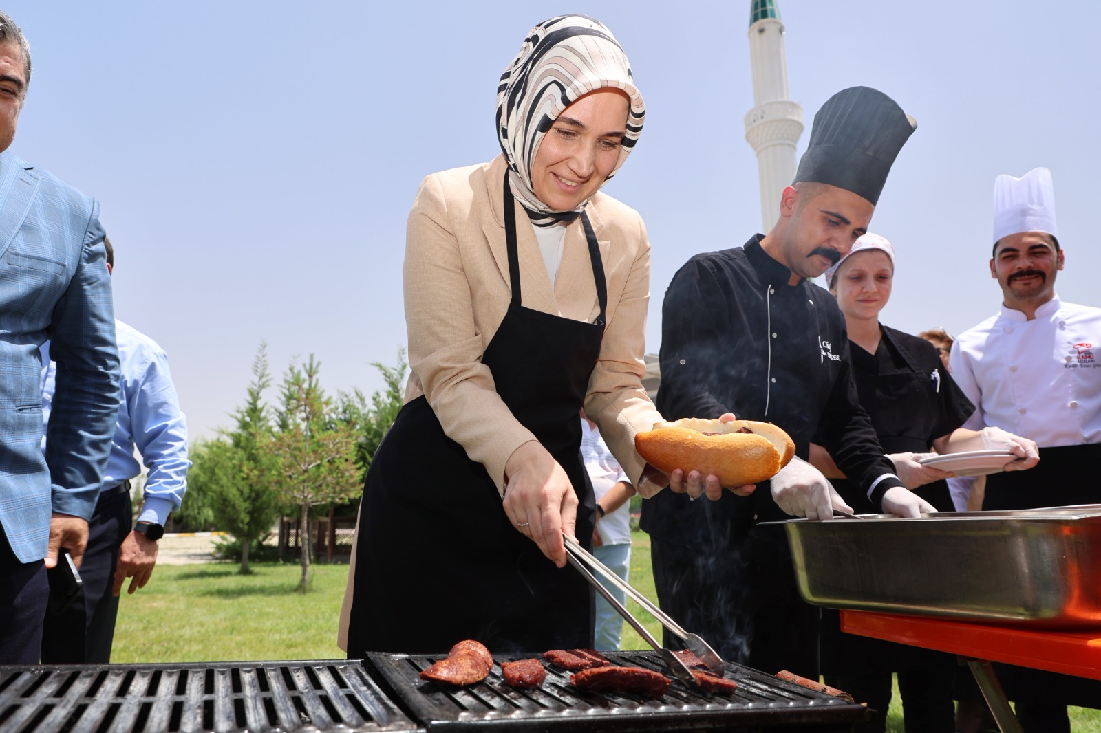 Afyonkarahisar Valisi Doç. Dr. Kübra Güran Yiğitbaşı, Hattat Ahmet Karahisari