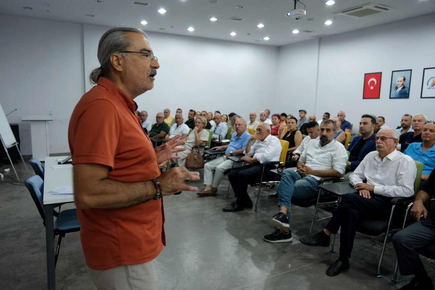 Antalya’da Muratpaşa Belediyesi’nin Abdullah Sevimçok Sivil Toplum ve İnovasyon Merkezi’nde