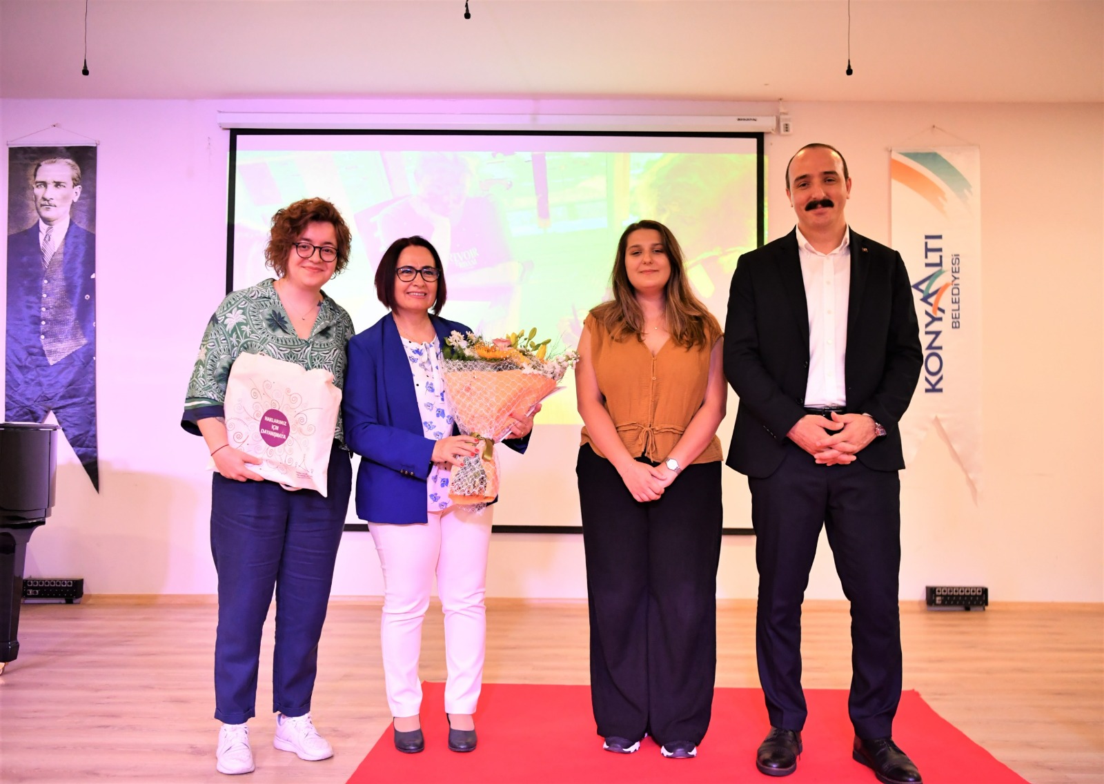 ‘Kadın odaklı belediyecilik’ anlayışıyla hareket eden Konyaaltı Belediyesi, bu konuda