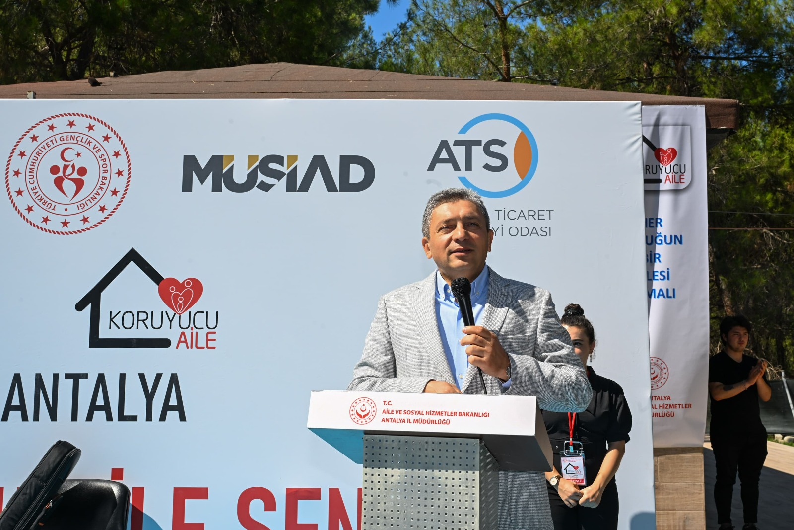 Vali Şahin, “Büyük bir ailenin parçasıyız” Koruyucu Aile Günü kapsamında,