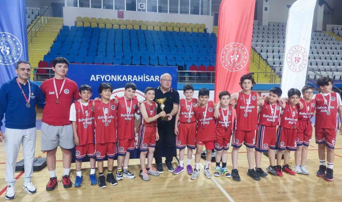 Afyonkarahisar’da U-12 Basketbol Kulüp Müsabakaları tamamlandı. Prof. Dr. Veysel Eroğlu