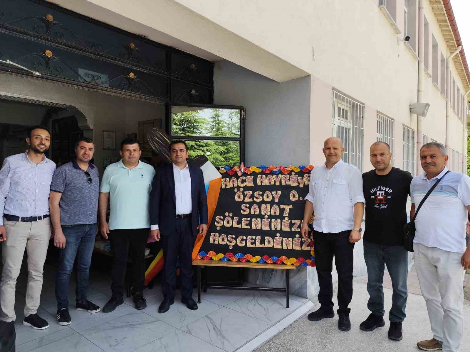 Afyonkarahisar Hacı Hayriye Özsoy Ortaokulu’nda yıl sonu hayır panayırı ve