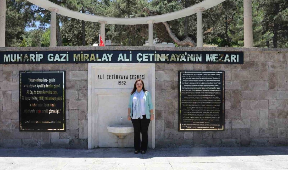 Kurtuluş Savaşı kahramanlarından Ali Çetinkaya’nın mezarı Afyonkarahisar Belediyesi tarafından restore
