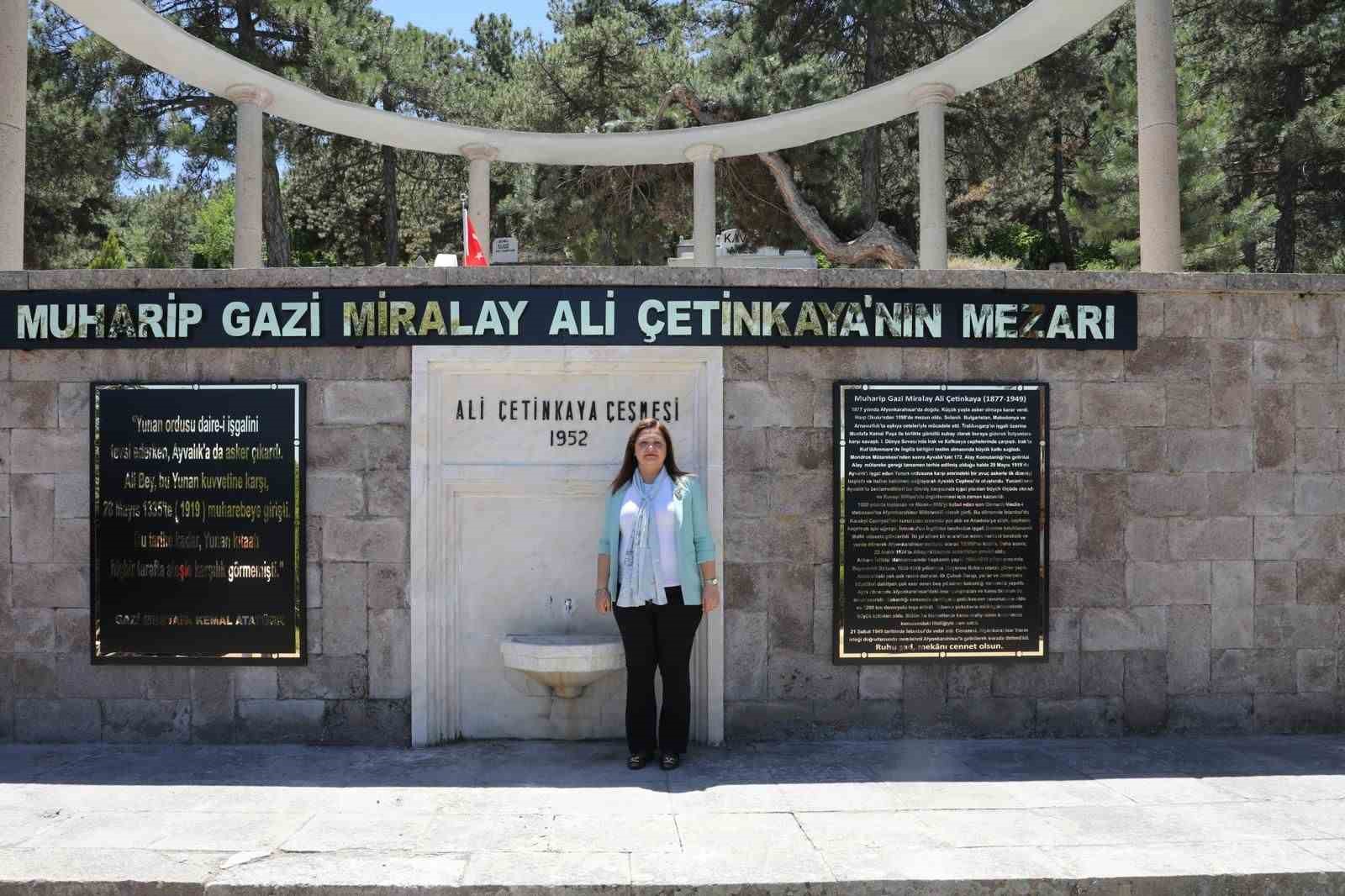 Kurtuluş Savaşı kahramanlarından Ali Çetinkaya’nın mezarı Afyonkarahisar Belediyesi tarafından restore
