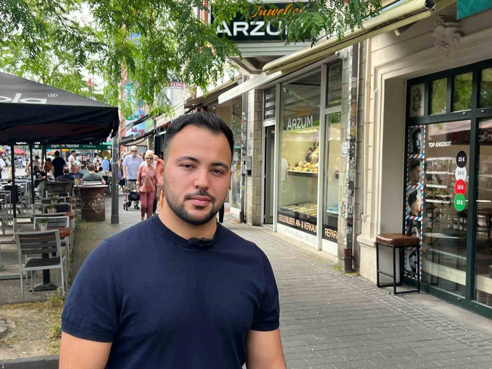 Almanya’nın Köln şehrinde Türklerin işlettiği kuyumcu dükkanına soygun amaçlı giren