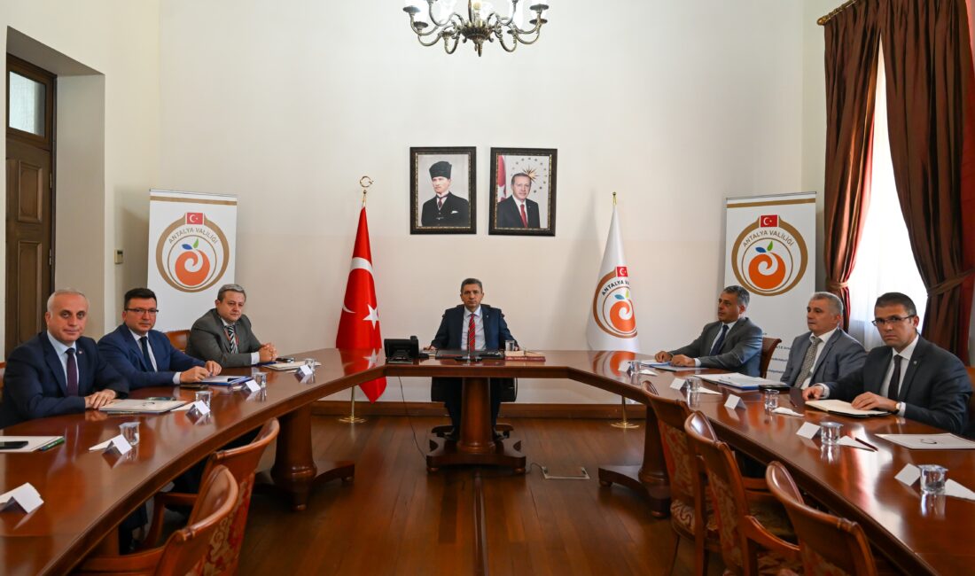 Antalya’da kıyı işgallerinin kaldırılması ve önlenmesini amaçlayan Denizler Halkındır Projesi