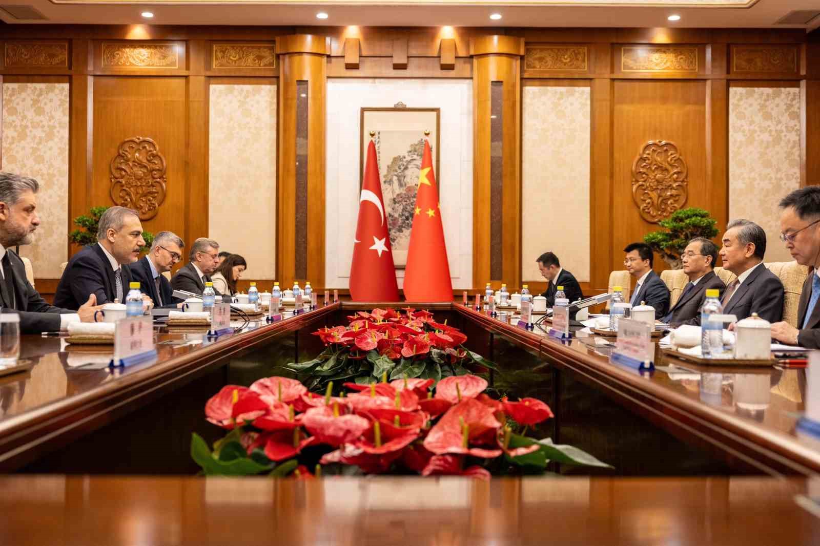 Dışişleri Bakanı Hakan Fidan, “Gazze’de ateşkes, Gazzelilere insani yardımların kesintisiz